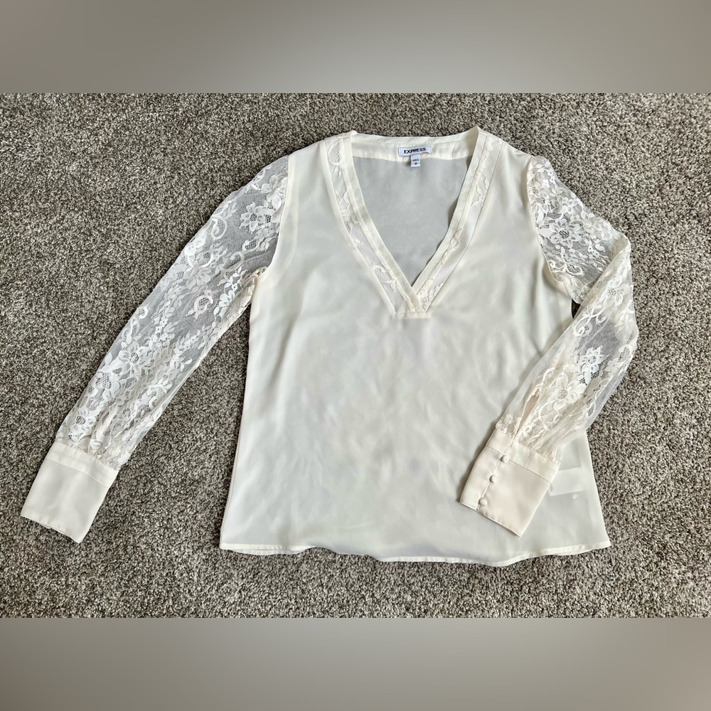 Express Lace Sleeve V-Neck Blouse Small